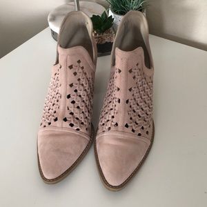 Light pink suede booties